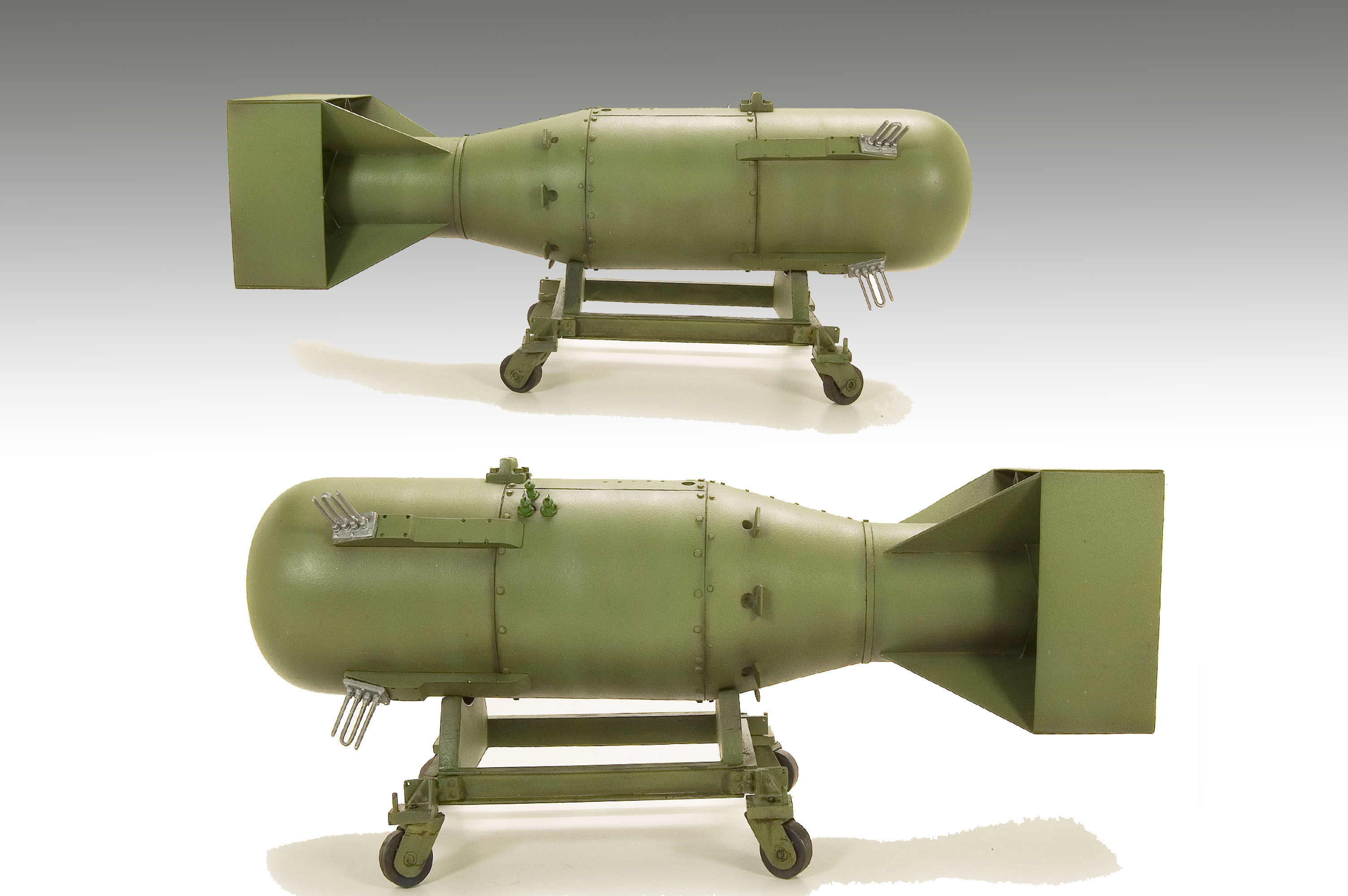 1/32 2Pcs Resin Figure Model Kit Two Modern Bomb Explosions War Scene Unpainted 